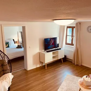 https://cozy-modern-netflix-wohnung-mit-blick-ins-grne.com-bavaria.com
