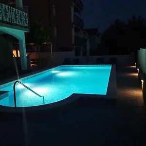  Apartment Ferias