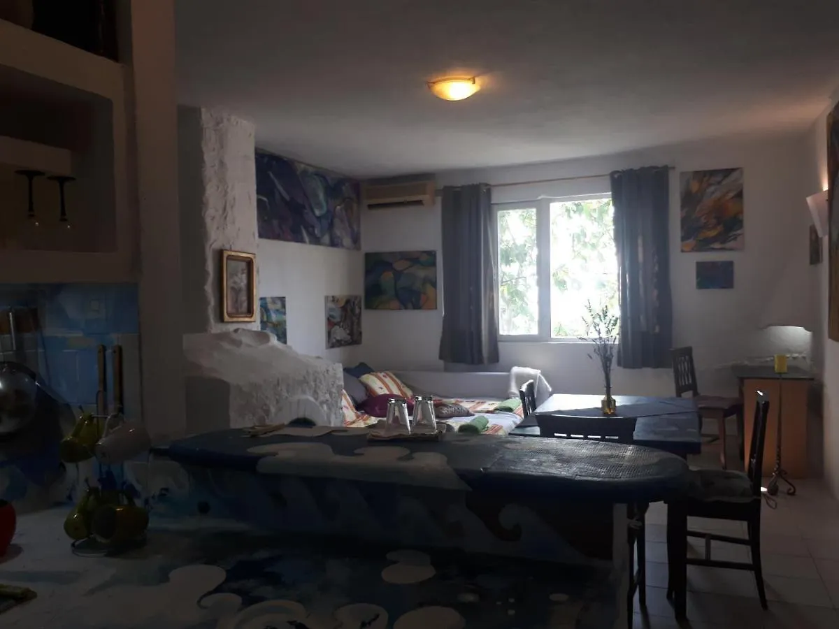 Apartmarin Трогир